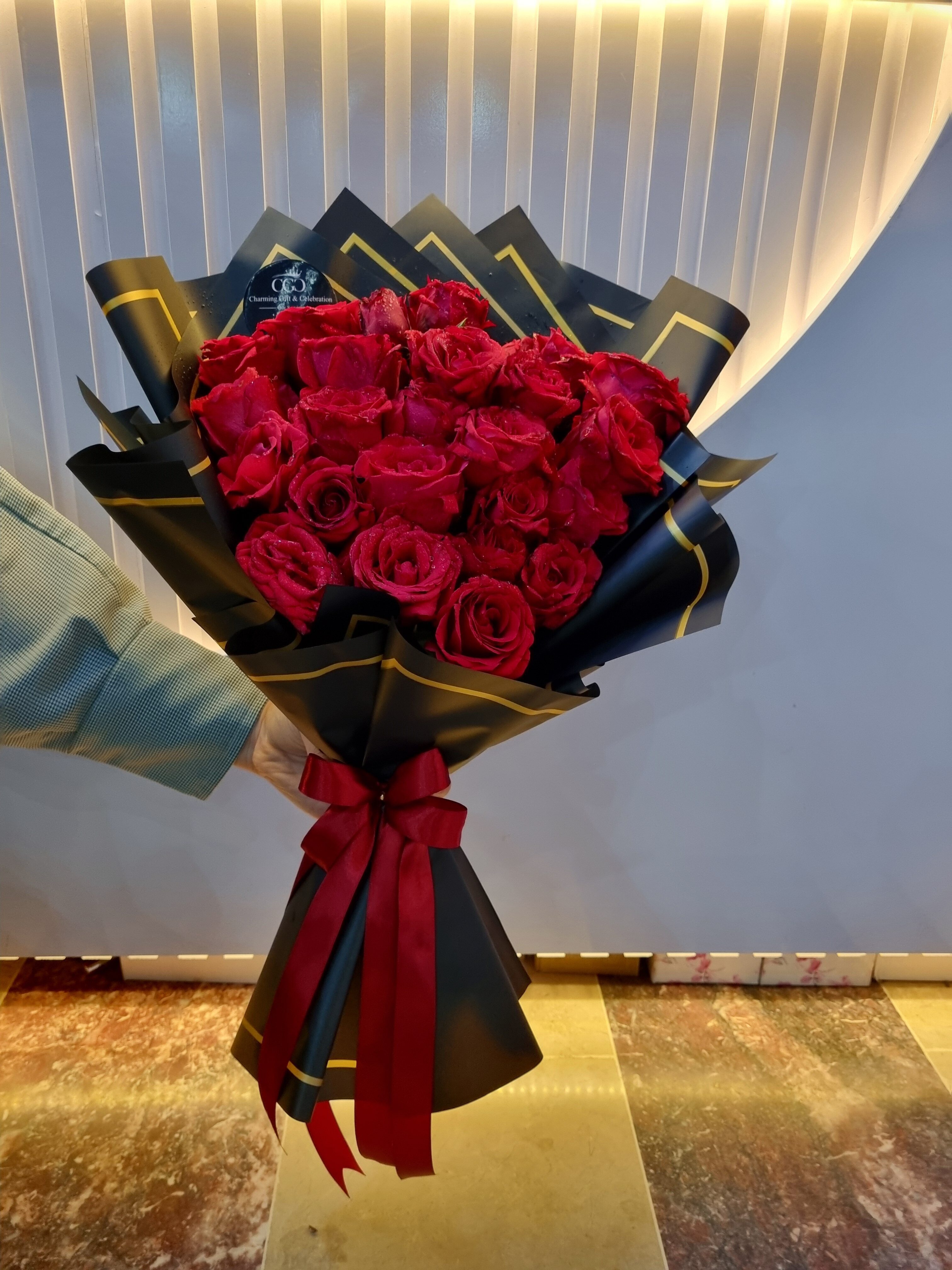 Elegant red rose bouquet