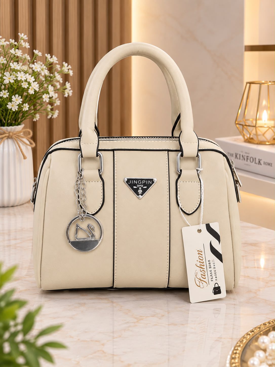 Elegant Women's Handbag with Stylish Design - Image 4