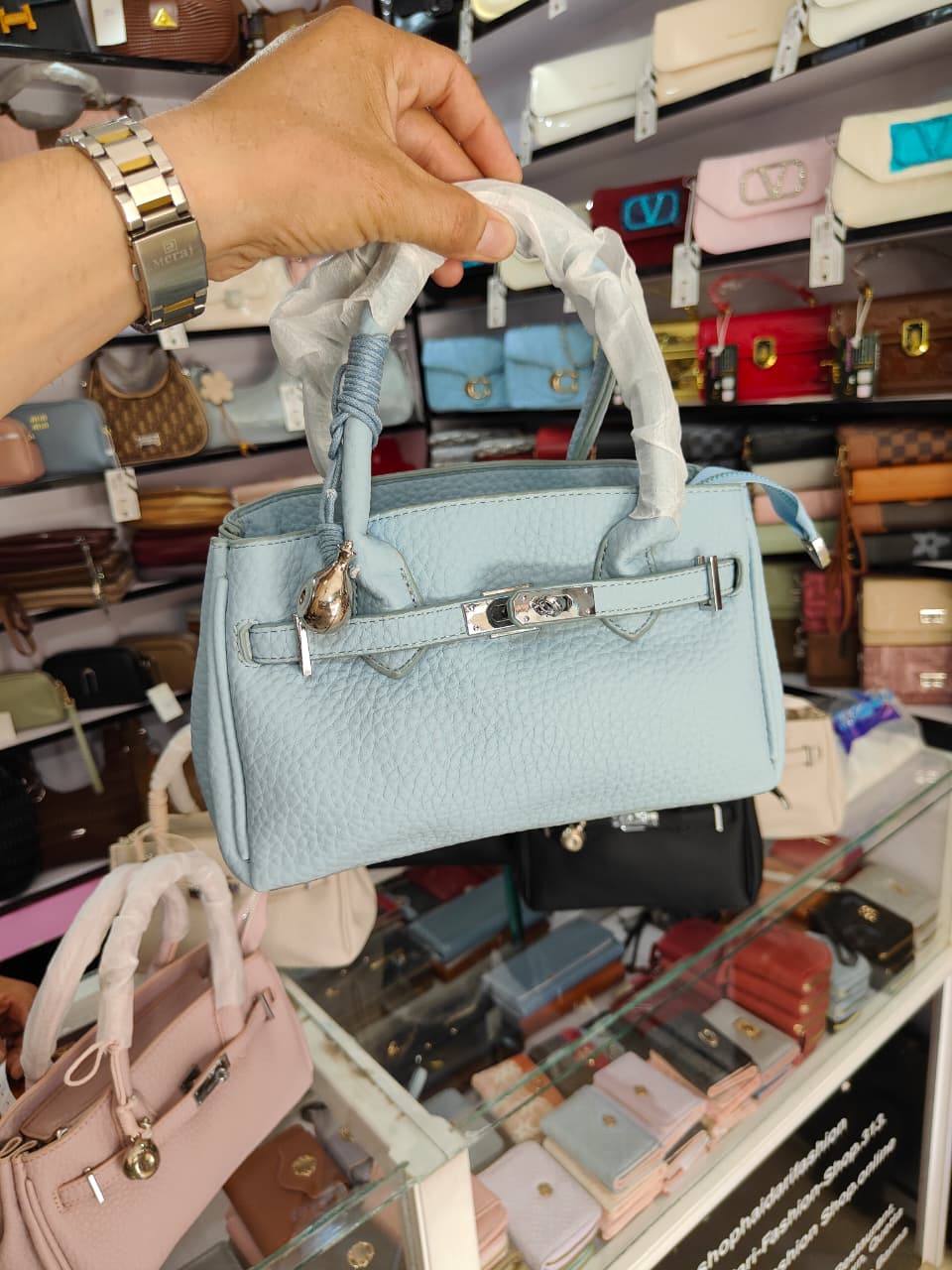 Elegant Pink Women’s Handbag with Belt Detail - Image 3