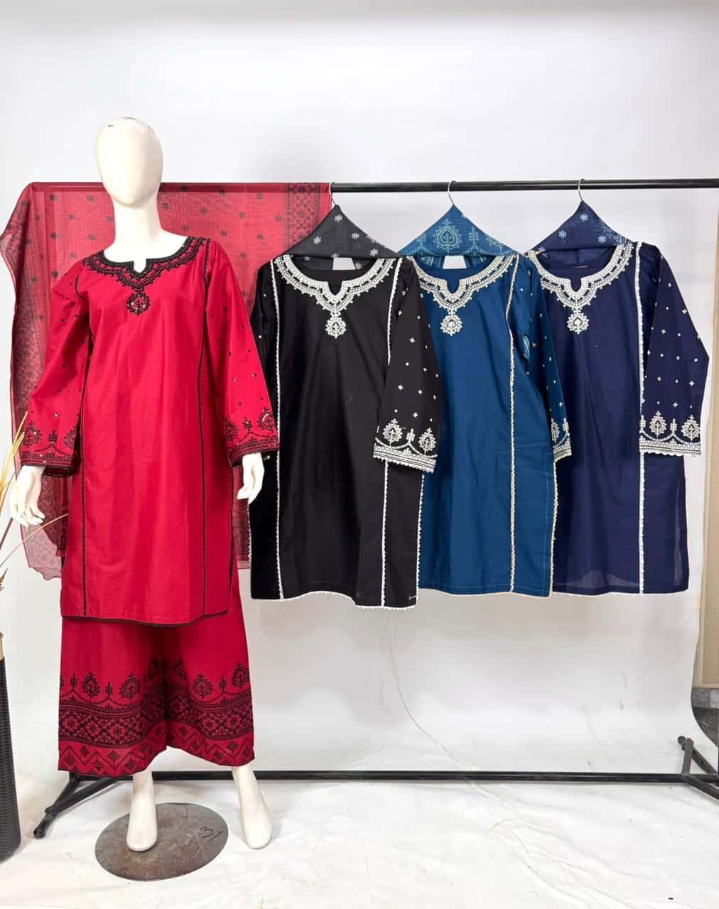 Premium Lawn 3-Piece Suit – Elegant Swiss Lawn Dupatta