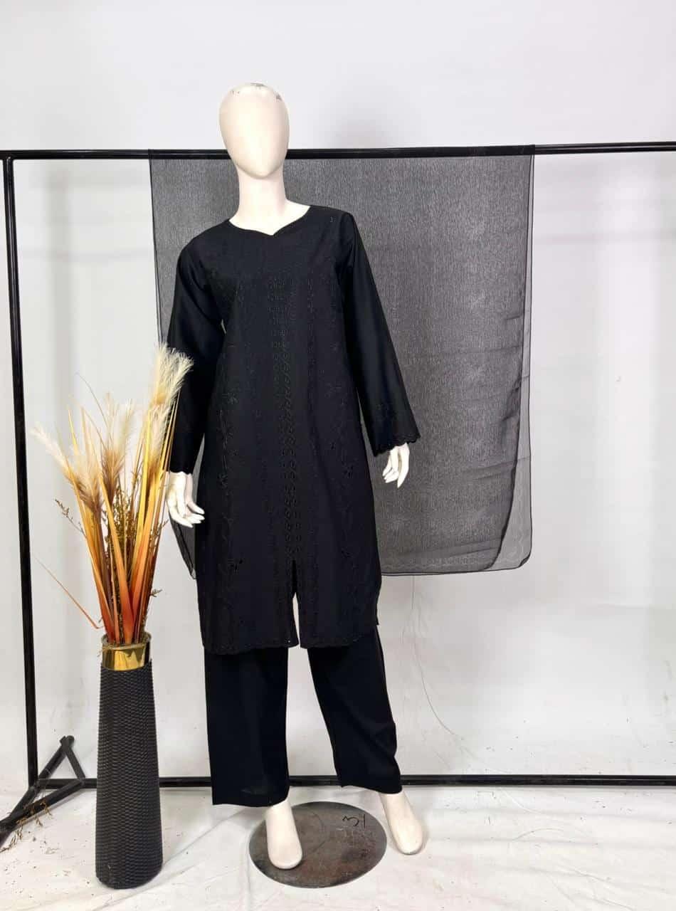 Premium Lawn 3-Piece Suit – Elegant Swiss Lawn Dupatta