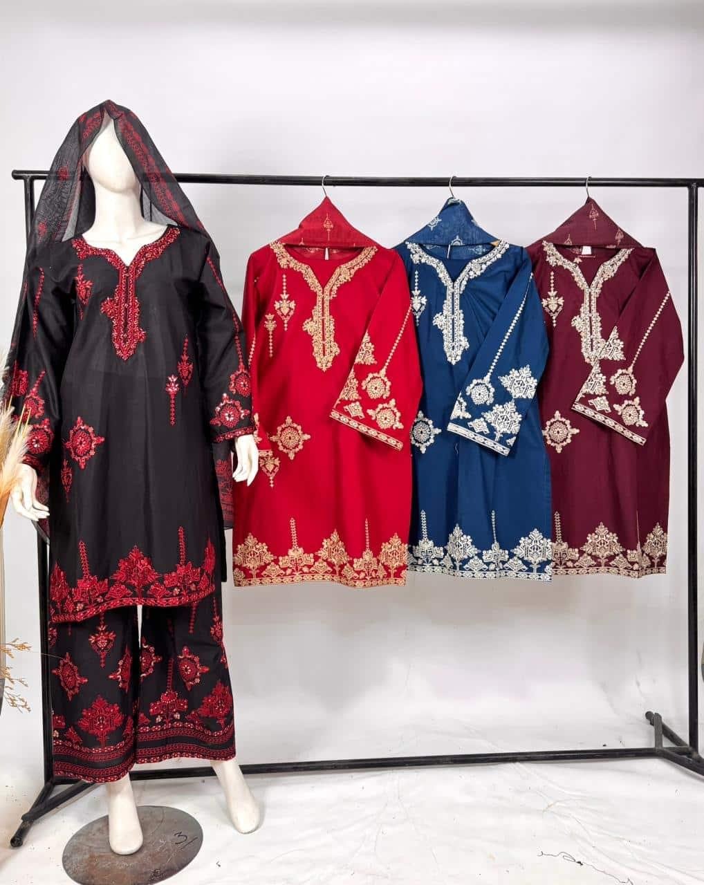 Premium Lawn 3-Piece Suit – Elegant Swiss Lawn Dupatta